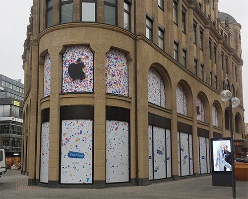 http://photos5.appleinsidercdn.com/gallery/20452-22260-apple-store-schildergasse-l.jpg